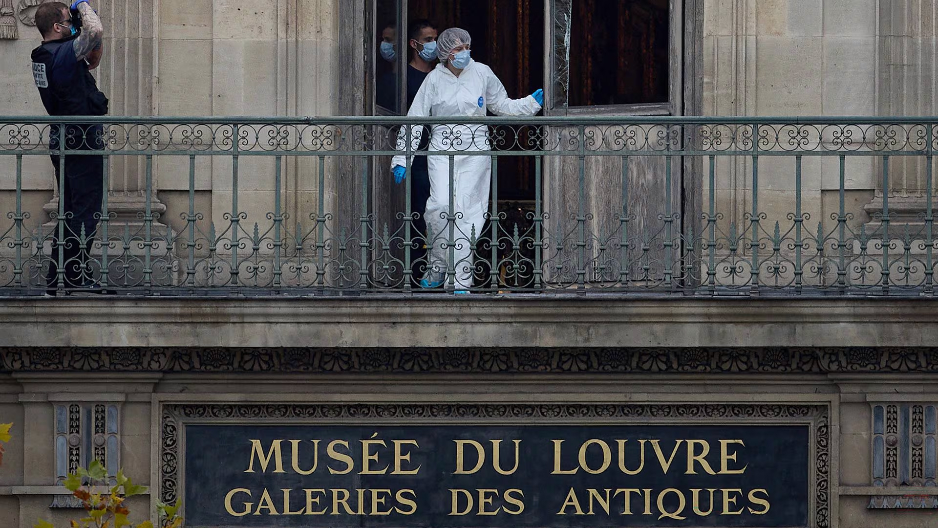 Museo louvre robo